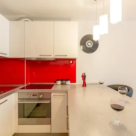 Apartment With Sea View And Private Parking